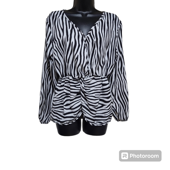 Womens Long Bishop Sleeve Flowy Lightweight Zebra Print Blouse Size Medium - Picture 1 of 12